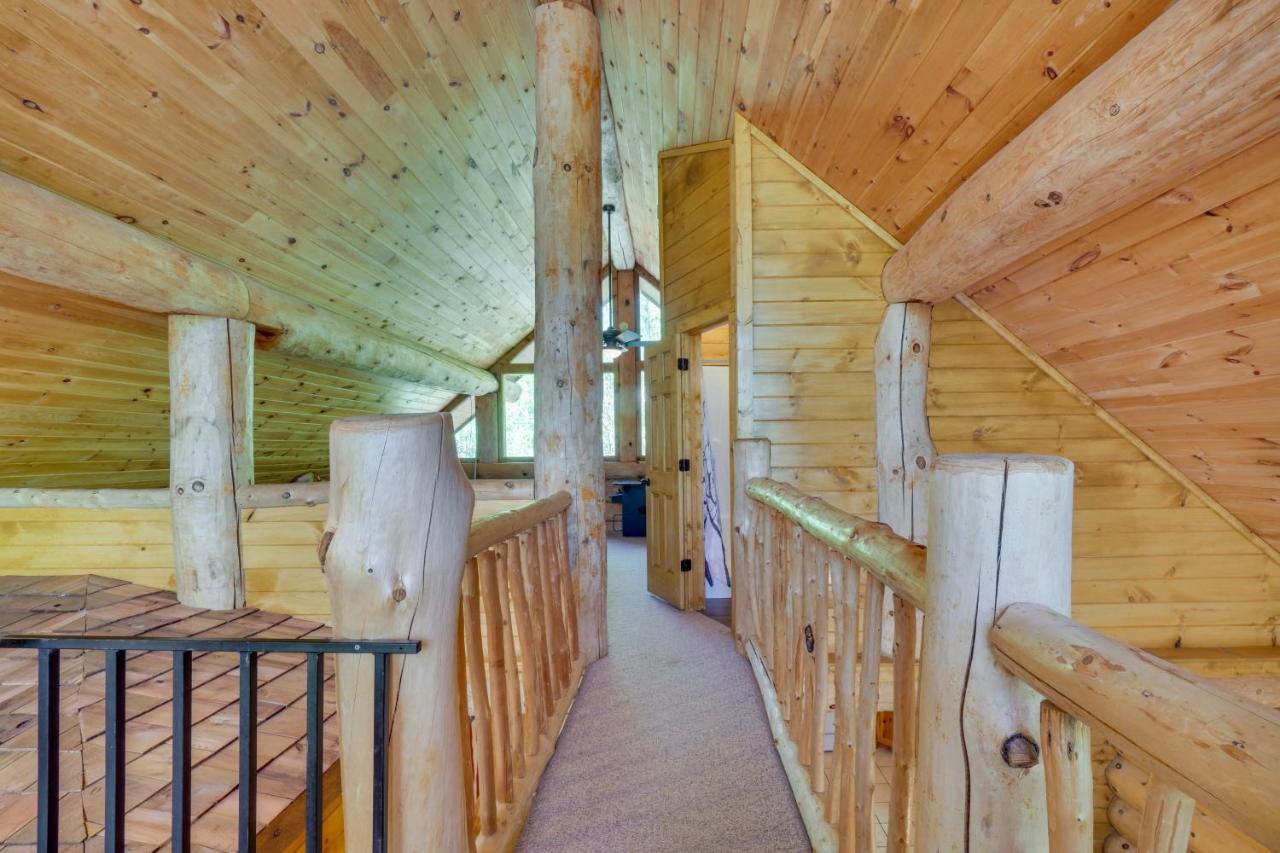 Idyllic Gatlinburg Cabin With Hot Tub And Balcony! Exteriör bild