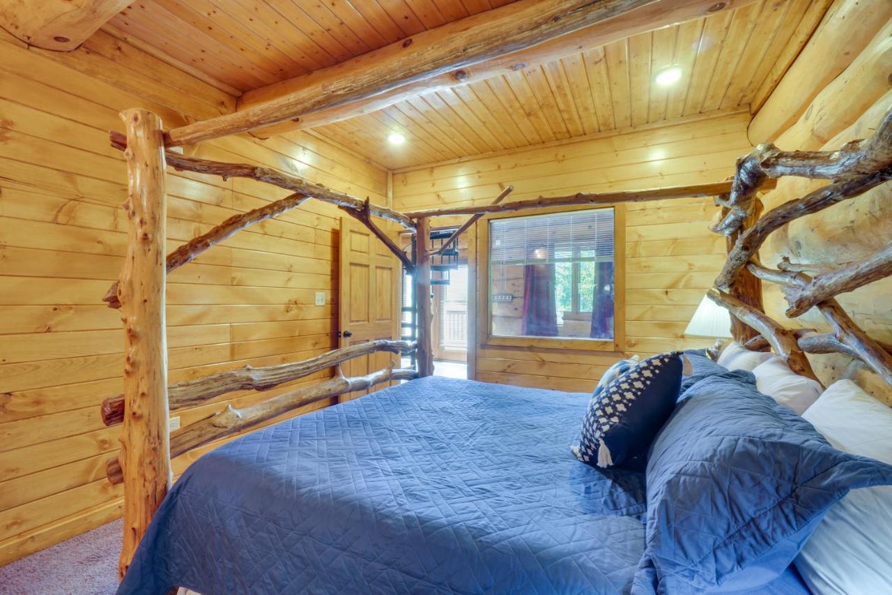 Idyllic Gatlinburg Cabin With Hot Tub And Balcony! Exteriör bild